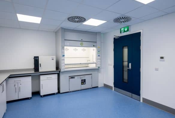 微生物實驗室裝修：設計、通風、設備配置與安全衛生的相互結合