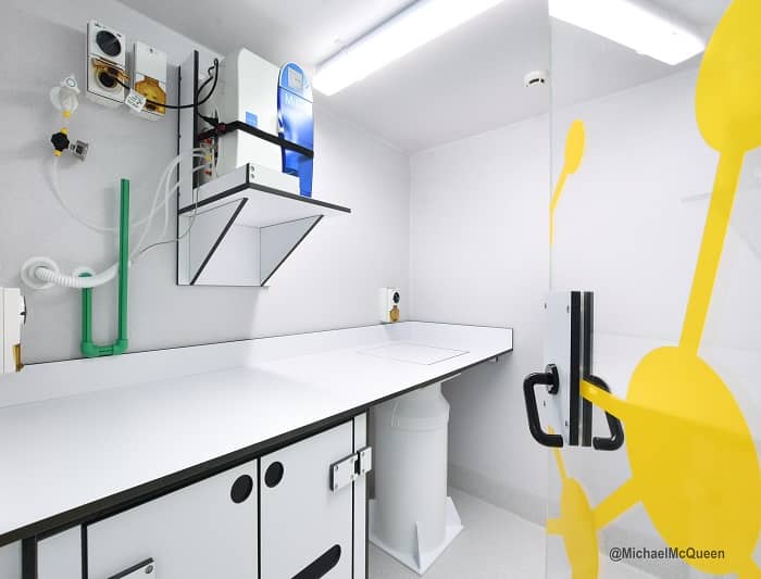 在細(xì)胞實(shí)驗(yàn)室建設(shè)中，如何確保實(shí)驗(yàn)室環(huán)境的潔凈和溫濕度