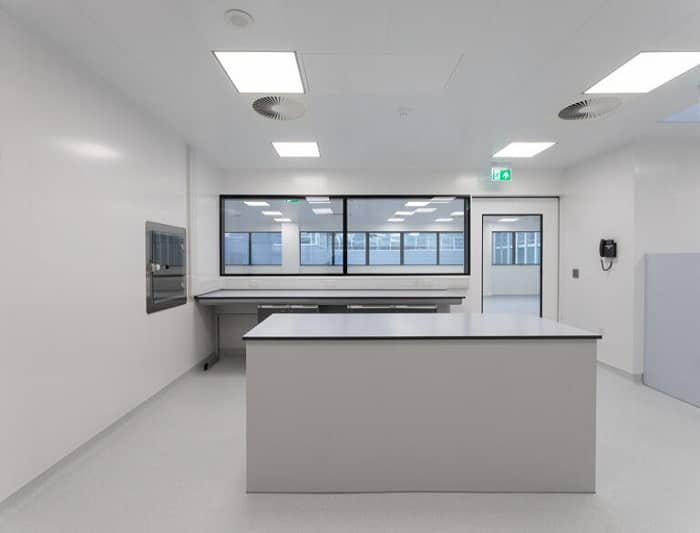 實驗室設(shè)備廠家：如何通過實驗室家具定制來節(jié)省空間