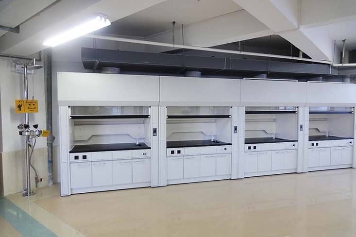 怎么才能選擇合適的實(shí)驗(yàn)室通風(fēng)柜？實(shí)驗(yàn)室裝修公司給你來(lái)支招