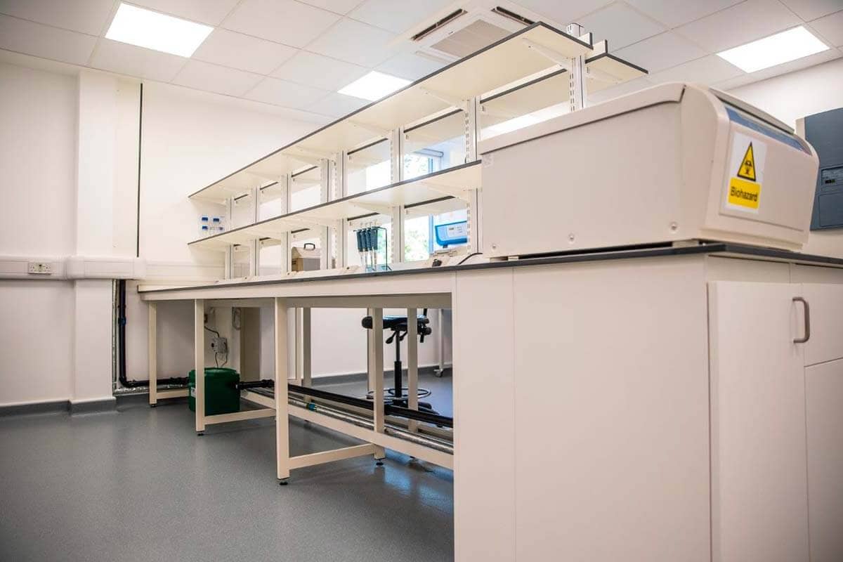 高校實(shí)驗(yàn)室改造必看：500㎡空間利用率提升3倍的布局秘籍