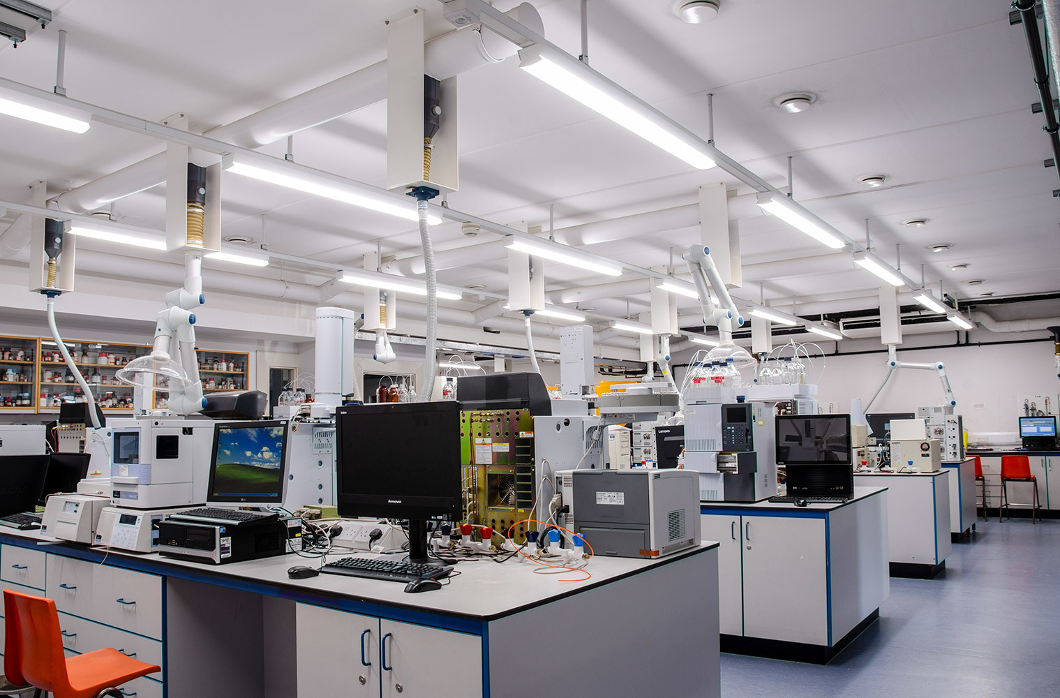 如何確定實驗室的用電負荷？