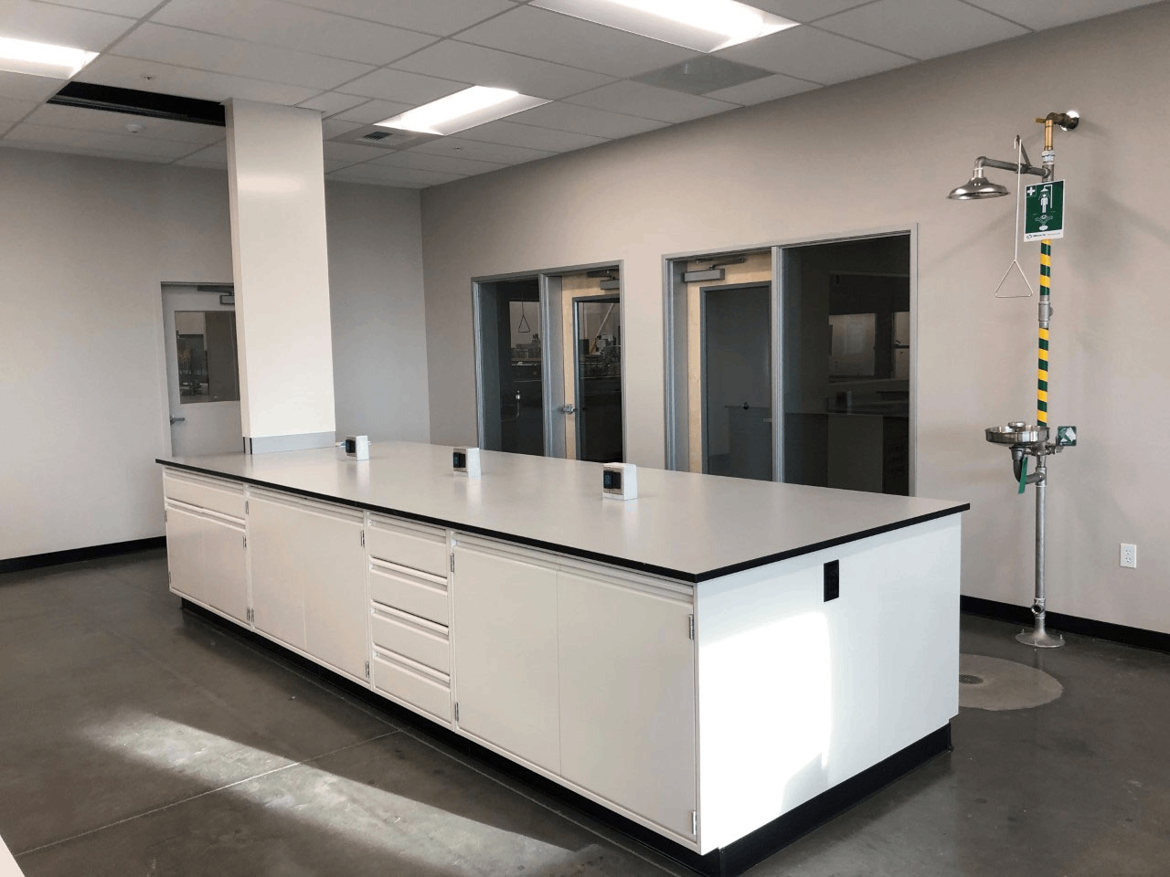 有限預算下裝修化學實驗室，如何確保施工質量？