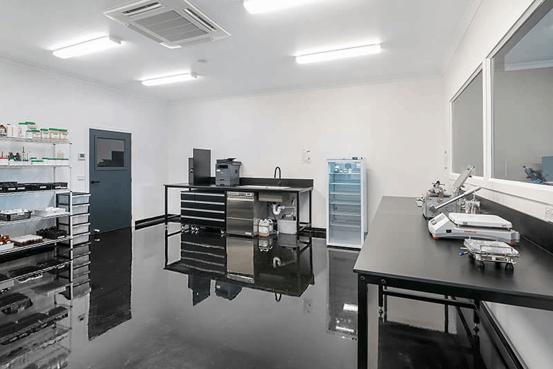 生物實驗室通風柜與家具安全距離：從安裝到驗收的 20 條鐵律