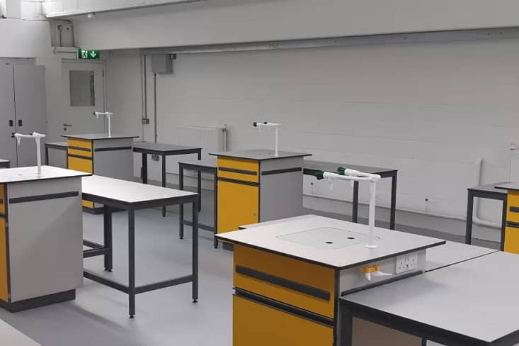 在實驗室裝修中怎么選擇物理實驗桌？實驗室裝修公司來支招